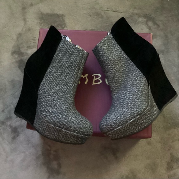 Black & Gray Two Tone Wedges New in Box by Bamboo - Picture 5 of 14
